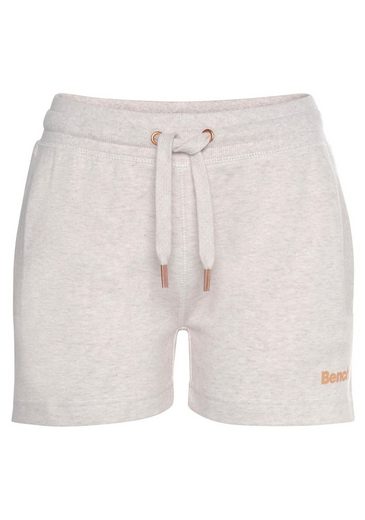 BENCH. LOUNGEWEAR Relaxshorts -Kurze Sweathose mit kurzen Seitenschlitzen und seitliche Taschen, Loungeanzug mehr Speichern exportieren