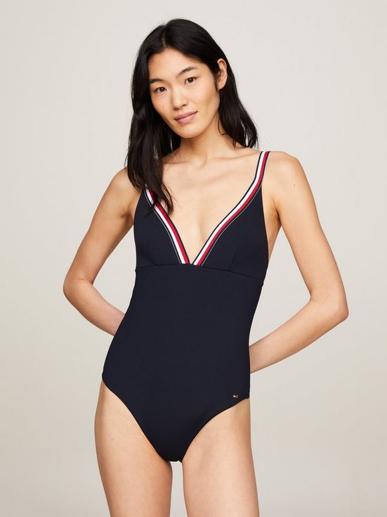 TOMMY HILFIGER SWIMWEAR Badeanzug TRIANGLE ONE PIECE RP mit kontrastfarbenen Kanten mehr Räumungsverkauf