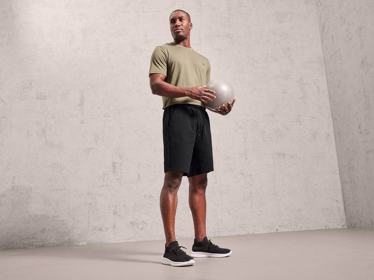 CRIVIT Herren Sweatshorts Double Knit, mit HeiQ Mint Technologie Preisnachlass