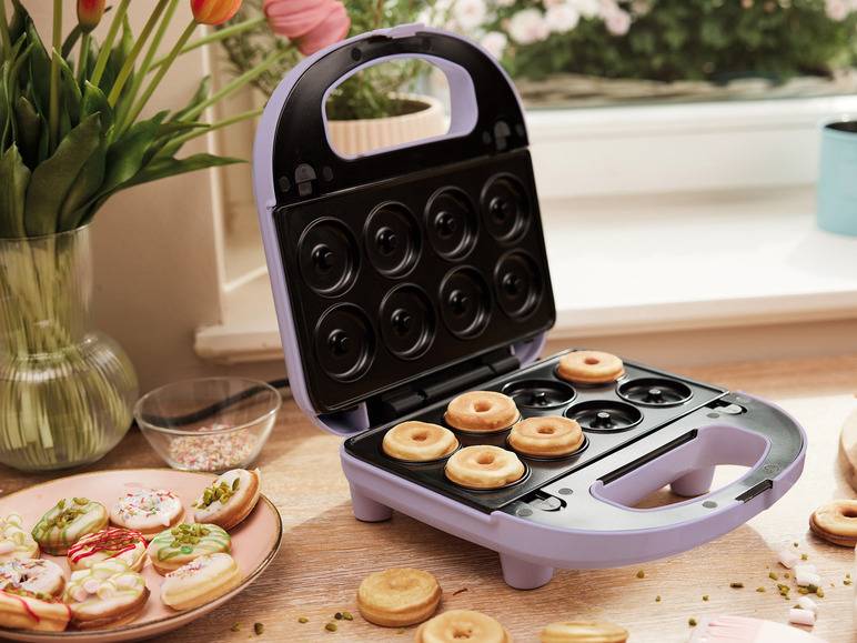 SILVERCREST® KITCHEN TOOLS Waffeleisen »SWEW 750 D4«, mit Wechselplatten Im Verkauf