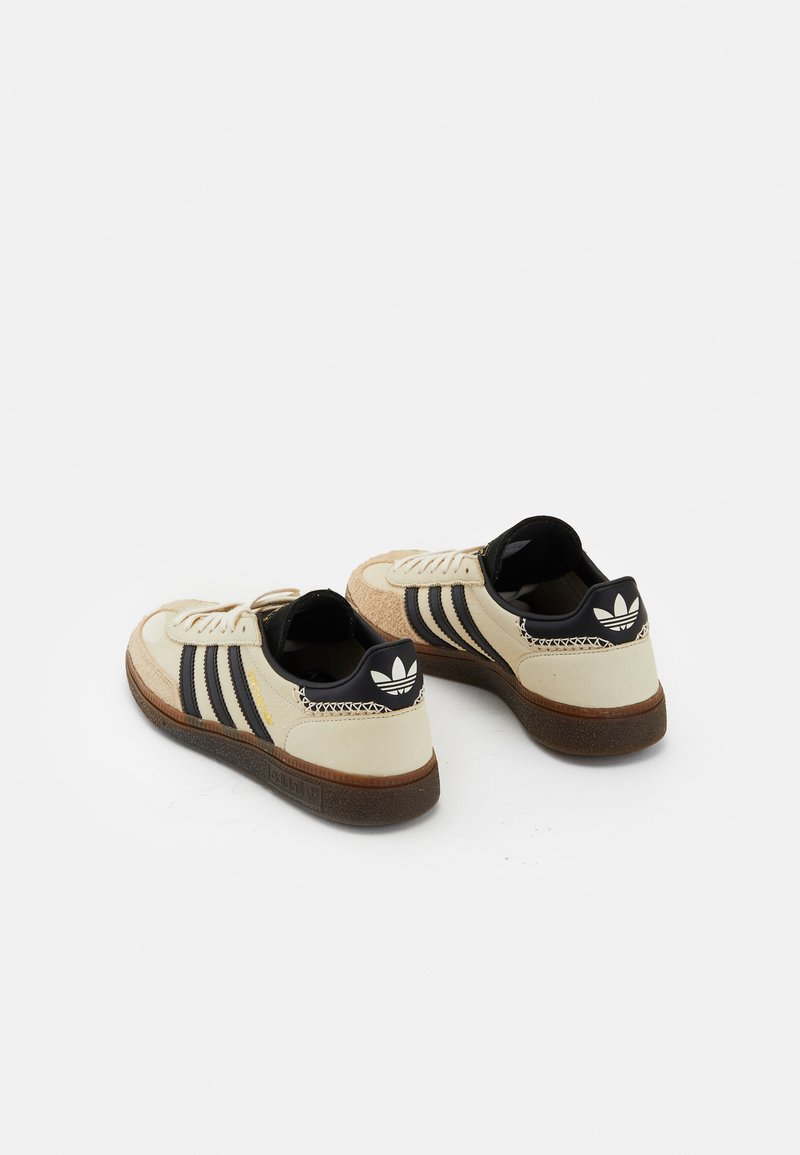 ﻿adidas Originals adidas Originals HANDBALL SPEZIAL UNISEX - Trainers Tägliche Deals