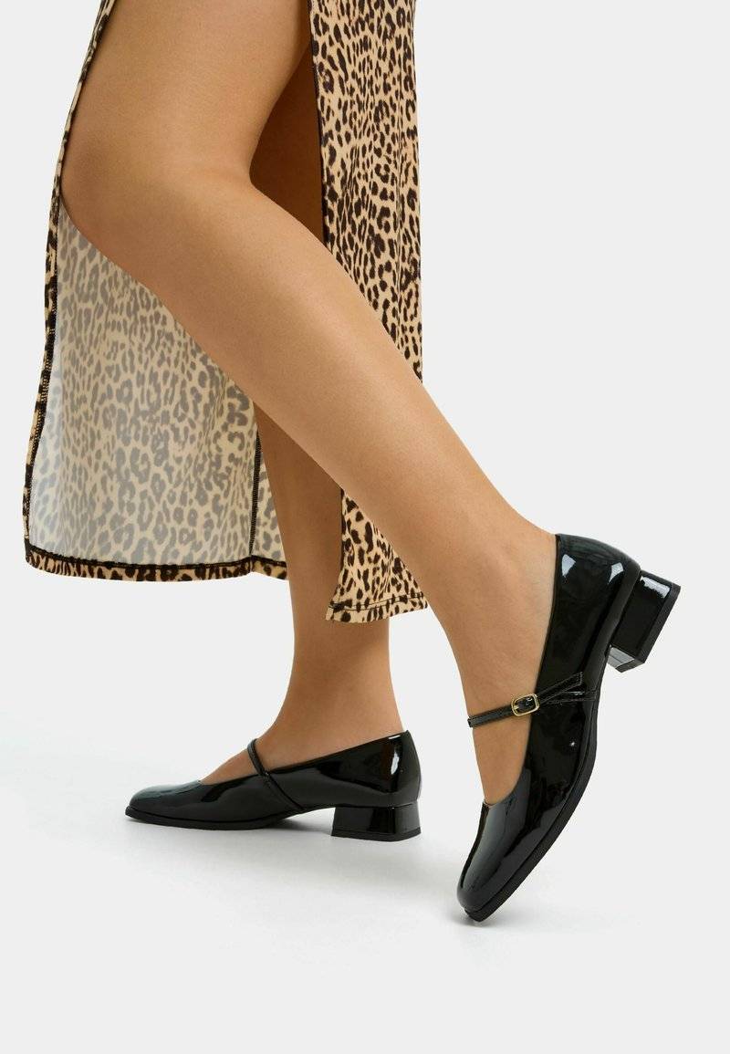 Bershka Bershka BLOCK-HEEL MARY JANES - Ankle strap ballet pumps - black