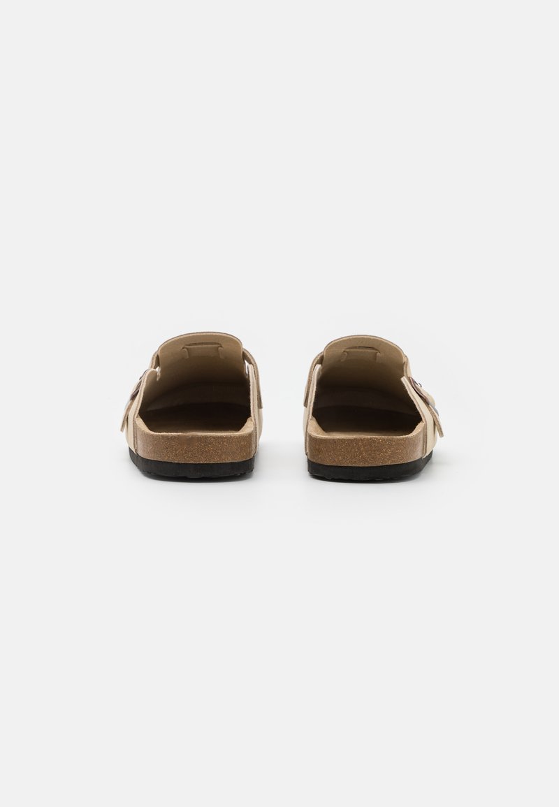Pier One Pier One LEATHER UNISEX - Slippers - beige Bis zu 50% Rabatt