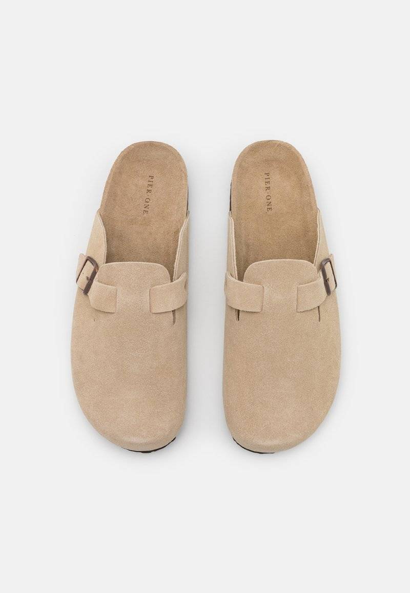 Pier One Pier One LEATHER UNISEX - Slippers - beige Bis zu 50% Rabatt