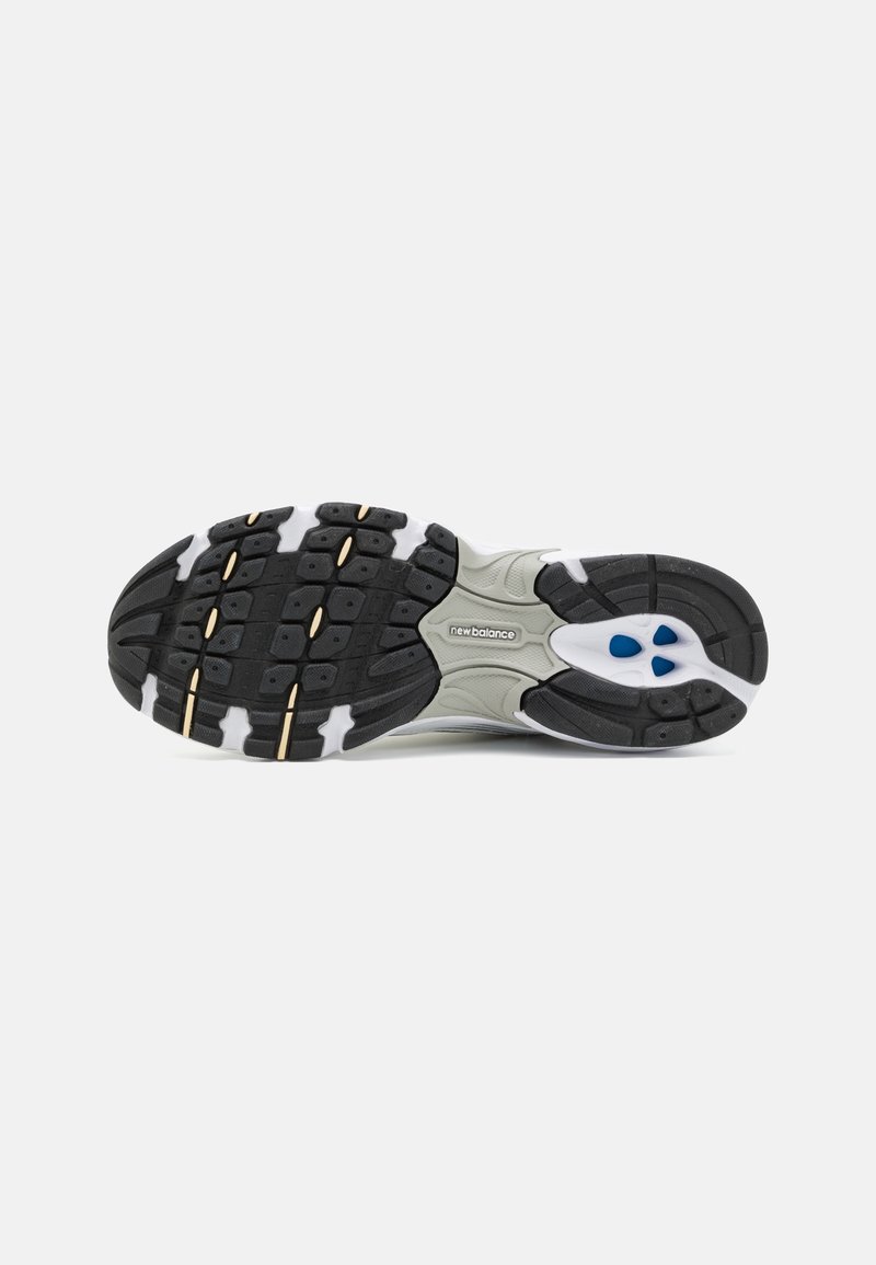 New Balance New Balance MR530 UNISEX - Trainers - white Riesige Rabatte