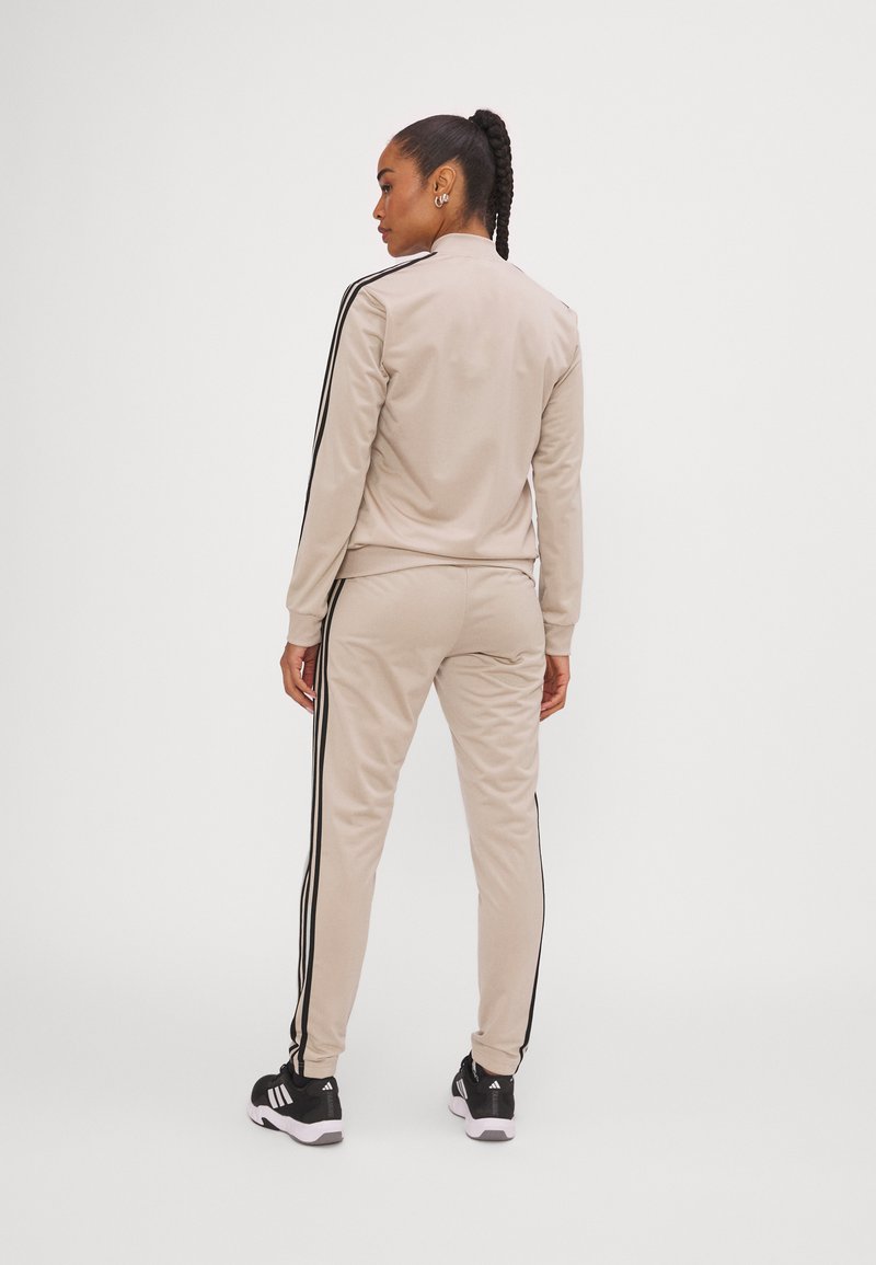 adidas Sportswear adidas Sportswear ESSENTIALS 3-STRIPES - Tracksuit Neueste Mode