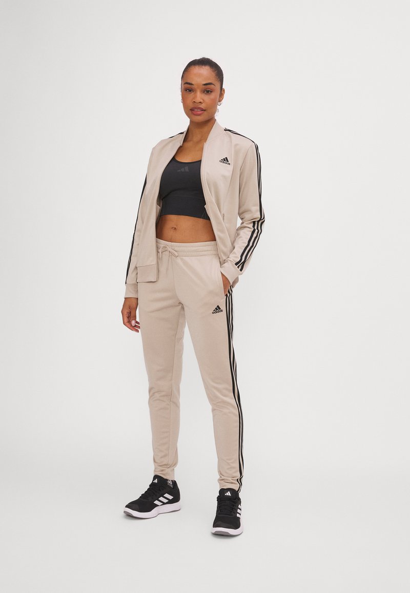 adidas Sportswear adidas Sportswear ESSENTIALS 3-STRIPES - Tracksuit Neueste Mode
