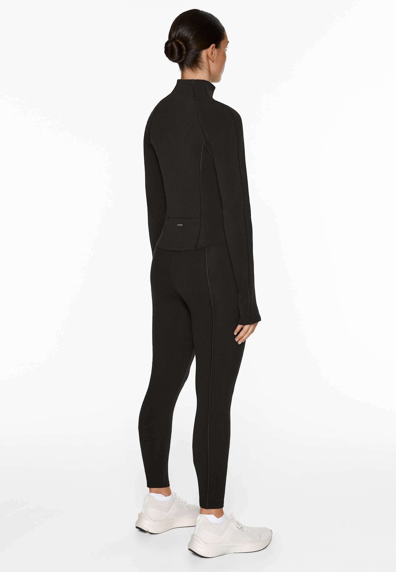 OYSHO OYSHO WARMTH COMFORTLUX TECHNICAL - Training jacket - black Begrenzte Freigabe