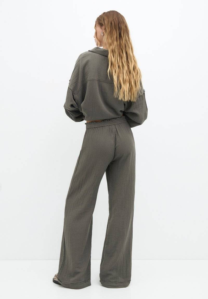 PULL&BEAR PULL&BEAR CREASED WITH FRAYED HEMS - Trousers - dark grey Bis zu 65% Rabatt