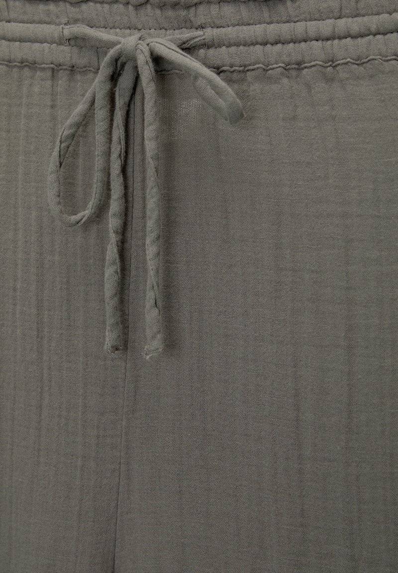 PULL&BEAR PULL&BEAR CREASED WITH FRAYED HEMS - Trousers - dark grey Bis zu 65% Rabatt