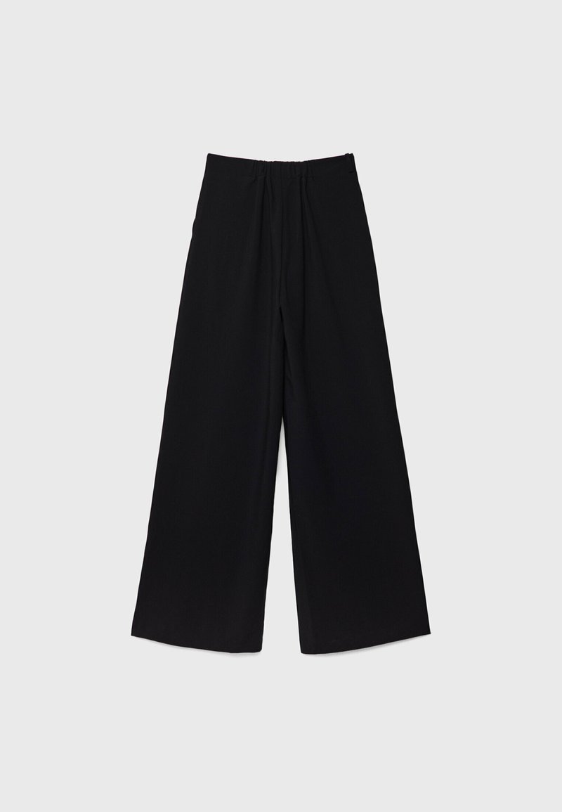 Stradivarius Stradivarius WITH BUCKLE DETAIL - Trousers - black Vierteljährliche Förderung