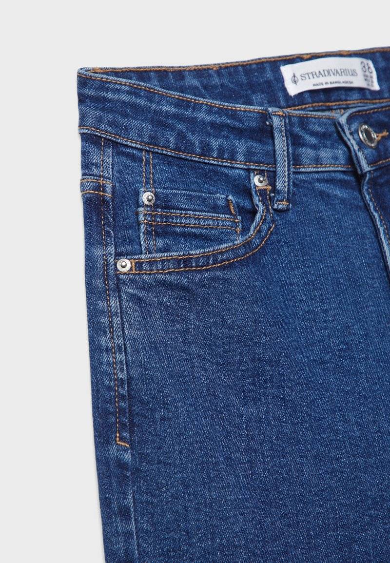 Stradivarius Stradivarius MOM - Relaxed fit jeans - raw denim Bis zu 55% Rabatt