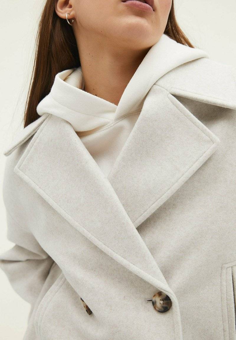 Stradivarius Stradivarius SOFT WRAP - Blazer - stone Nur noch ein Tag übrig