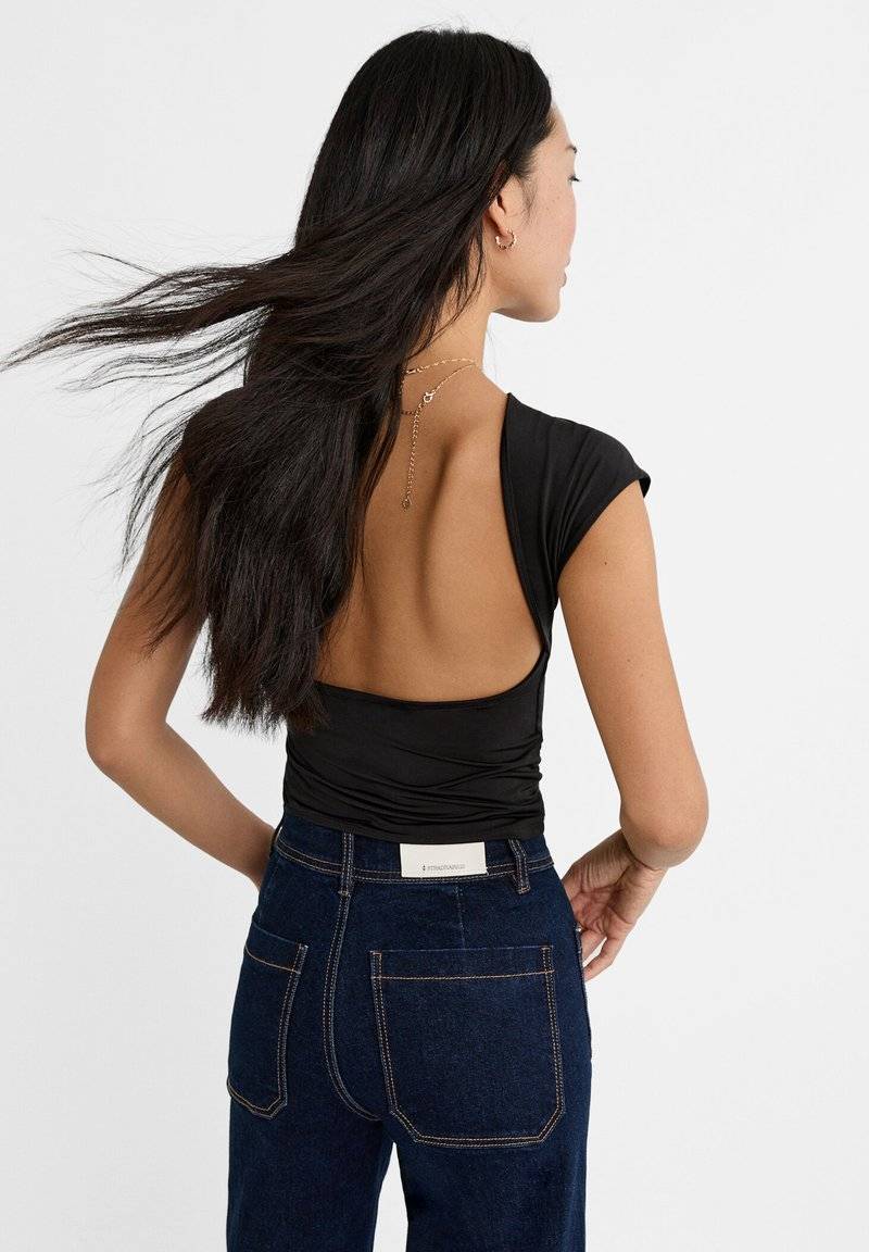 Stradivarius Stradivarius OPEN-BACK - Basic T-shirt - black Super Rabatt