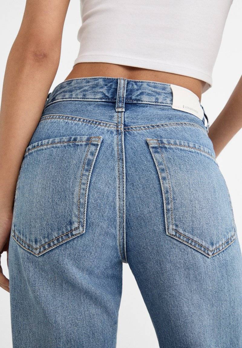 Stradivarius Stradivarius Straight leg jeans - light blue Clearance-Verkauf