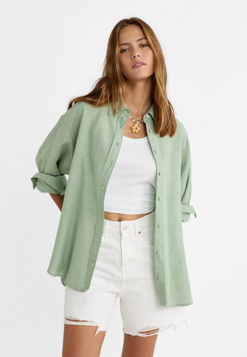 Stradivarius Stradivarius RUSTIKALES DAILY - Button-down blouse - khaki
