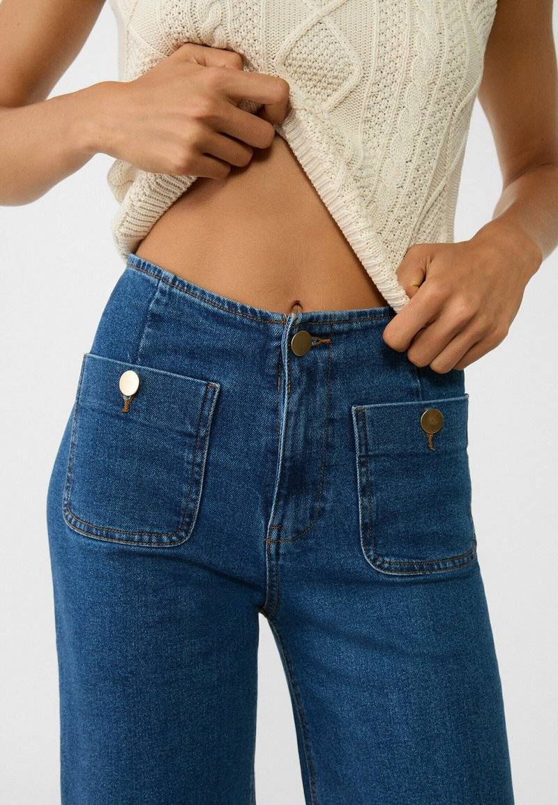 Stradivarius Stradivarius MINIMALIST WITH POCKETS - Flared Jeans - royal blue Black Friday Preise