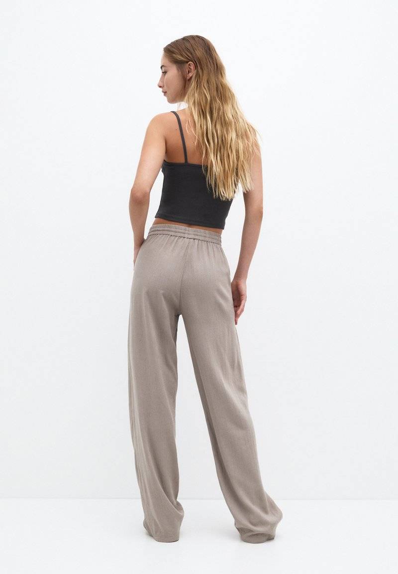 PULL&BEAR PULL&BEAR Trousers - stone zollfrei