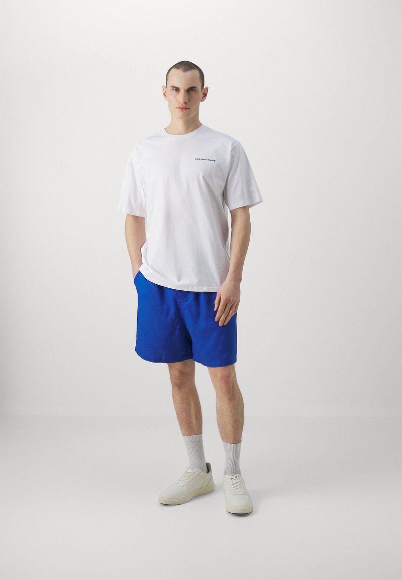 Les Benjamins Les Benjamins RELAXED TEE UNISEX - Print T-shirt - white Günstiger Verkauf
