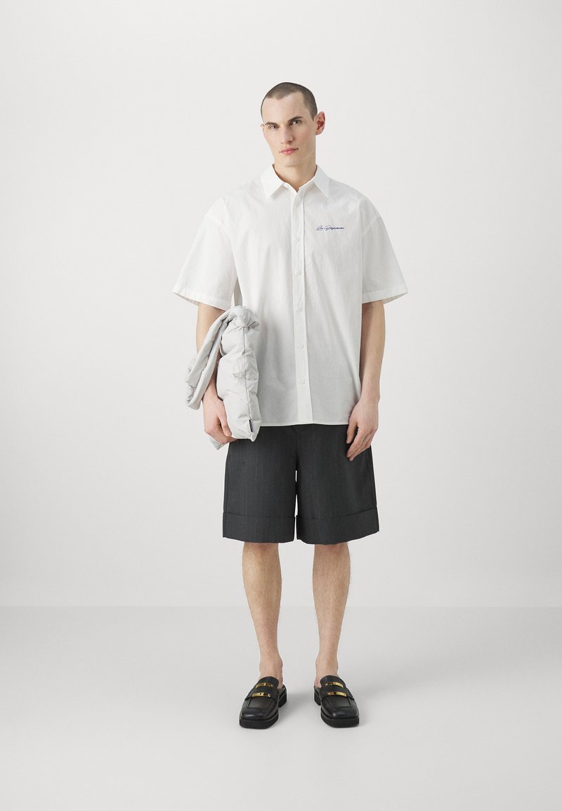 Les Benjamins Les Benjamins UNISEX - Shorts - black Fabrikpreis