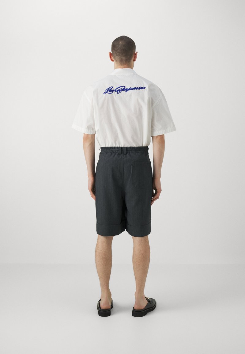 Les Benjamins Les Benjamins UNISEX - Shorts - black Fabrikpreis