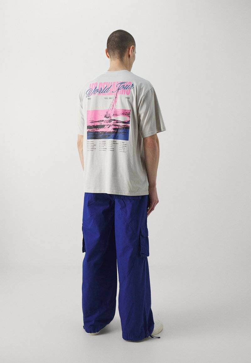 Les Benjamins Les Benjamins PANT UNISEX - Cargo trousers - blue Versandkostenfrei