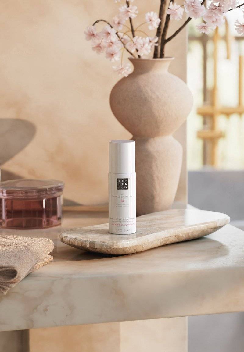 Rituals Rituals ANTI-PERSPIRANT SPRAY TRAVEL SIZE THE RITUAL OF SAKURA - FLORAL - CHERRY BLOSSOM & RICE MILK - Deodorant JETZT KAUFEN