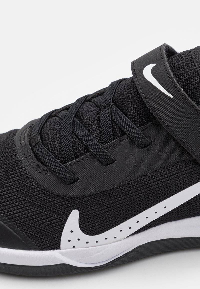 Nike Performance Nike Performance OMNI MULTI COURT - Training shoe Vierteljährliche Förderung