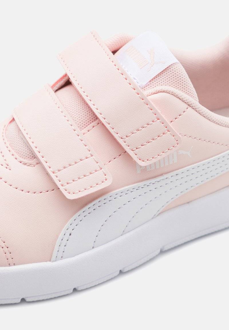 Puma Puma COURTFLEX UNISEX - Neutral running shoes Weihnachtsangebot