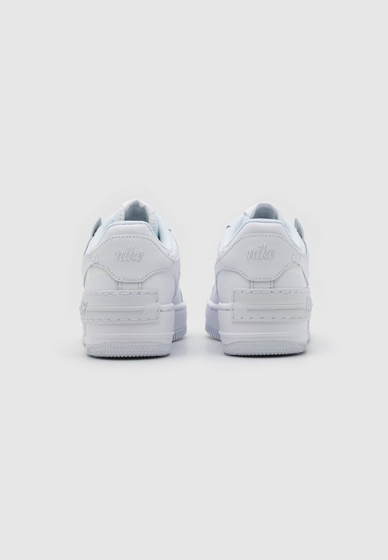 Nike Sportswear Nike Sportswear AF1 SHADOW - Trainers - white Vatertagsangebot