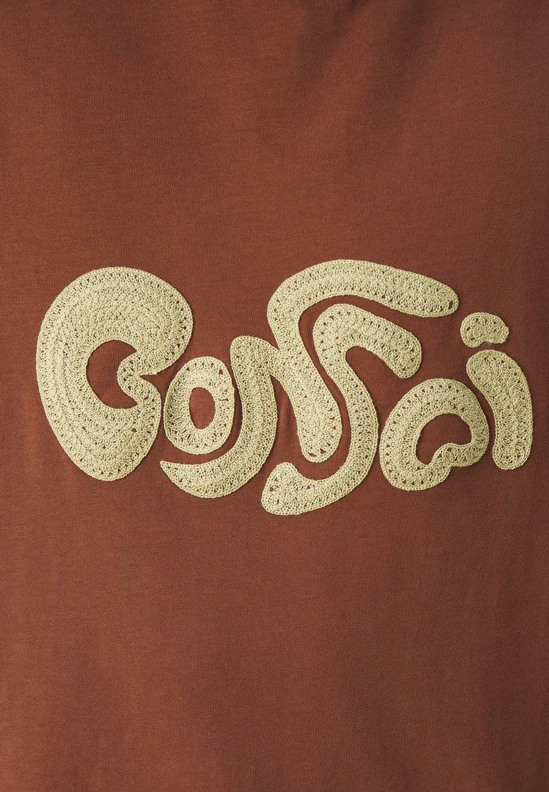 Bonsai Bonsai OVERSIZE TEE EMBRODERY GRAPHIC UNISEX - Print T-shirt - glazed ginger Begrenzte Freigabe