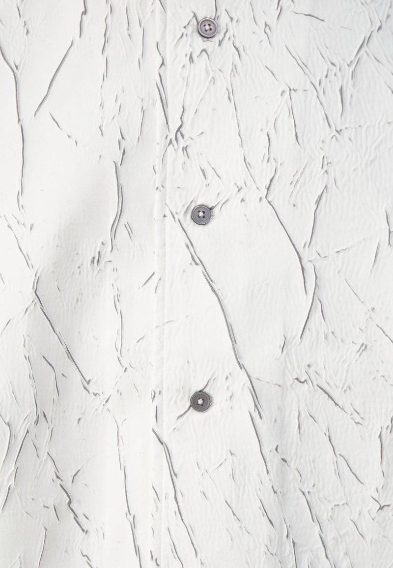 Han Kjøbenhavn Han Kjøbenhavn WRINKLE TWO LAYERED UNISEX - Shirt - white Letzter Tag