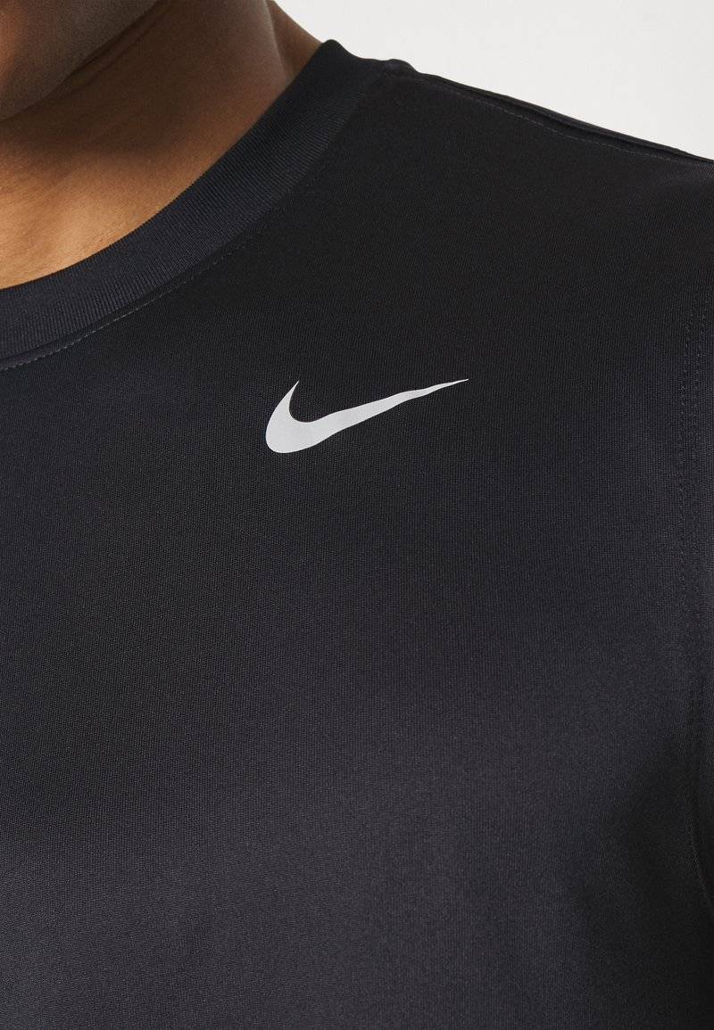 Nike Performance Nike Performance TEE RESET - Top Vierteljährliche Förderung