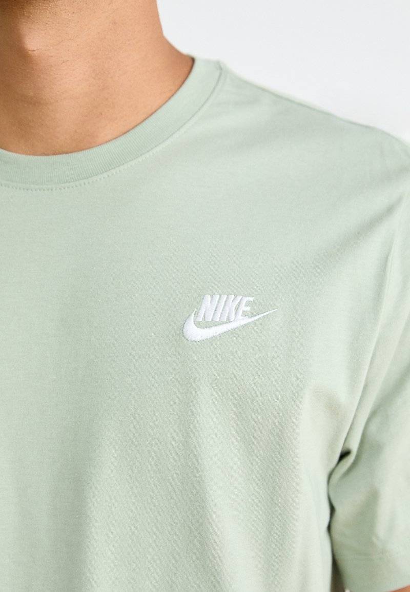 Nike Sportswear Nike Sportswear CLUB TEE - Basic T-shirt - mint 2025