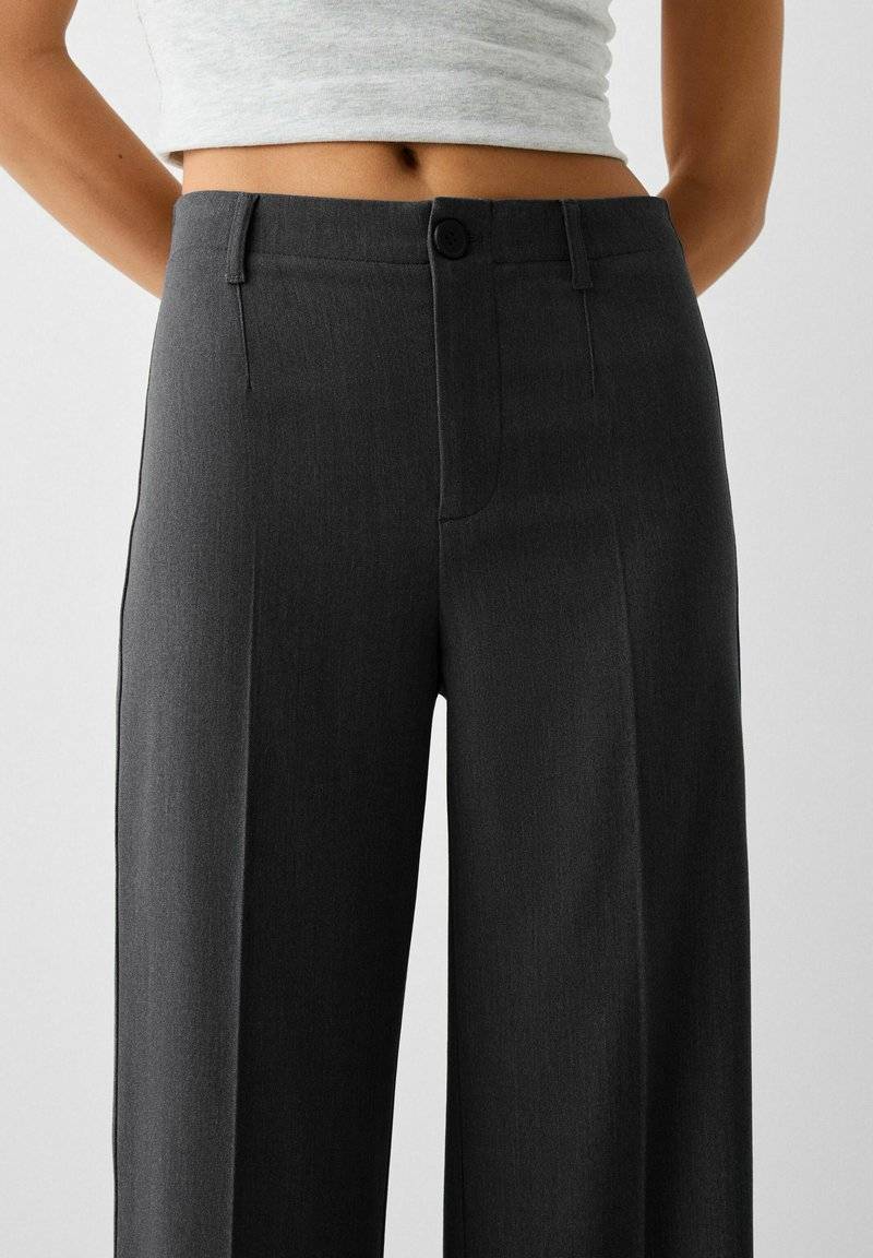 Bershka Bershka WIDE TAILORED - Trousers - mottled dark grey Verkauf