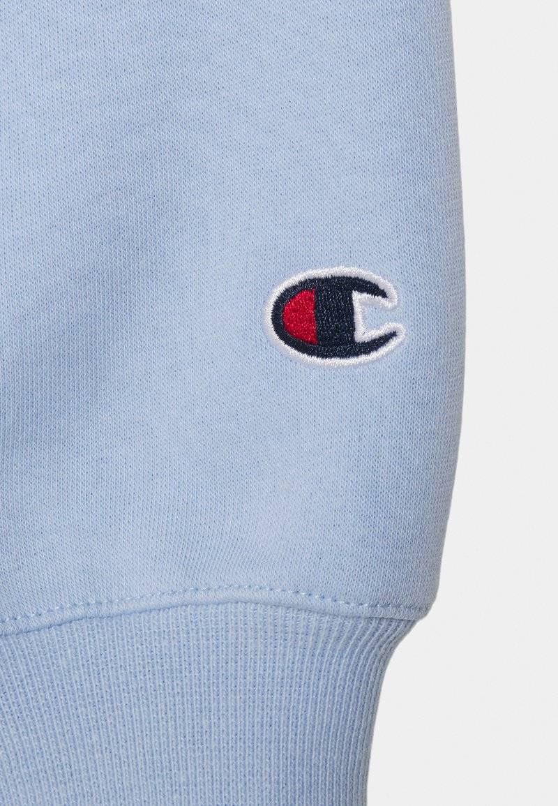 Champion Champion EXCLUSIVE CREWNECK UNISEX - Sweatshirt - light blue Valentinstagsangebot