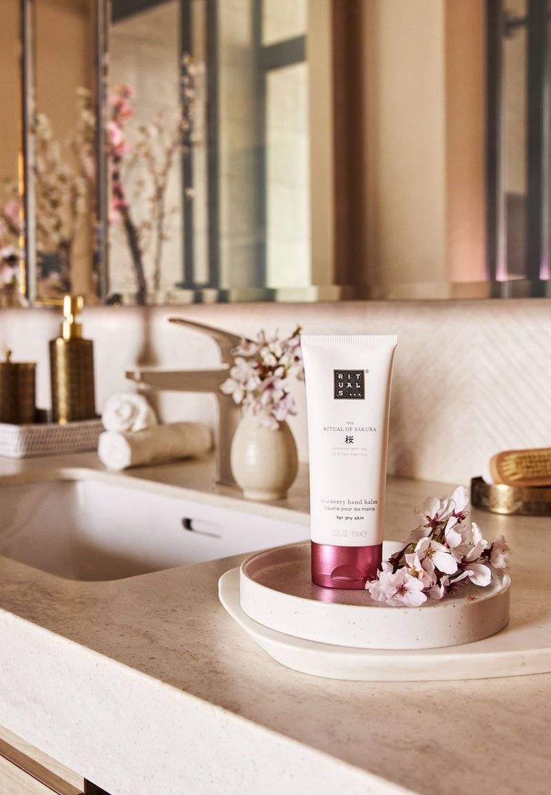 Rituals Rituals RECOVERY HAND BALM THE RITUAL OF SAKURA - FLORAL - CHERRY BLOSSOM & RICE MILK - Hand cream Große Rabatte