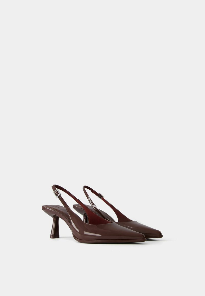 Bershka Bershka KITTEN HEEL - Classic heels - brown Im Verkauf