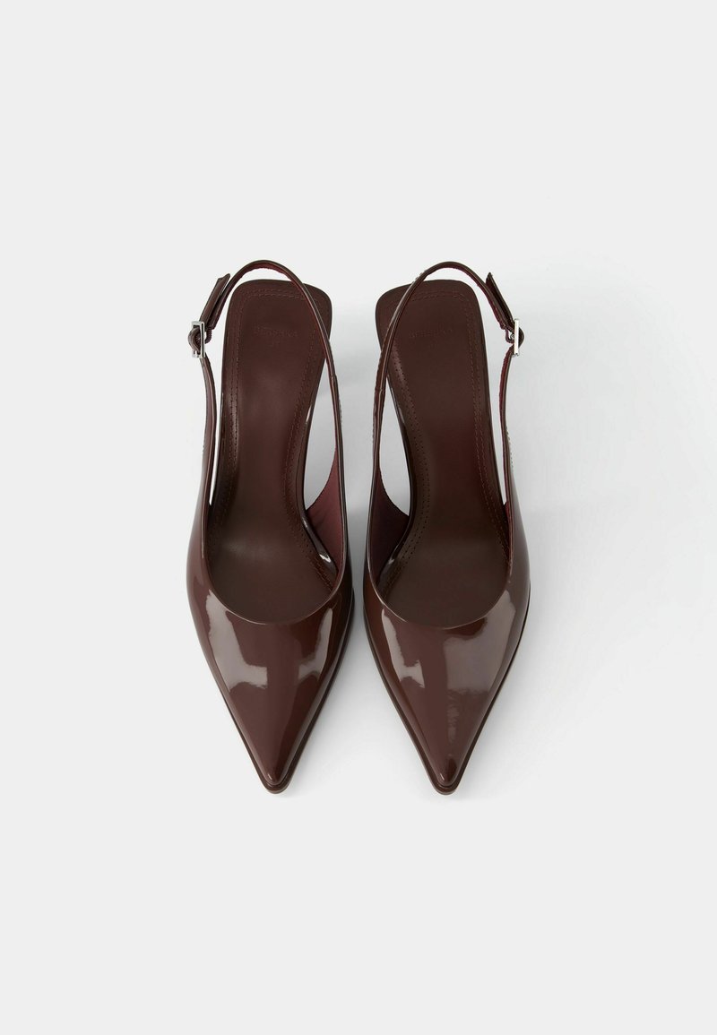 Bershka Bershka KITTEN HEEL - Classic heels - brown Im Verkauf