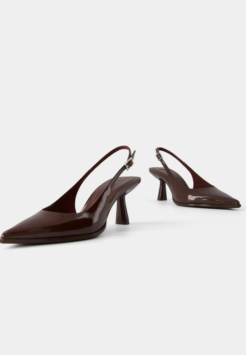 Bershka Bershka KITTEN HEEL - Classic heels - brown Im Verkauf
