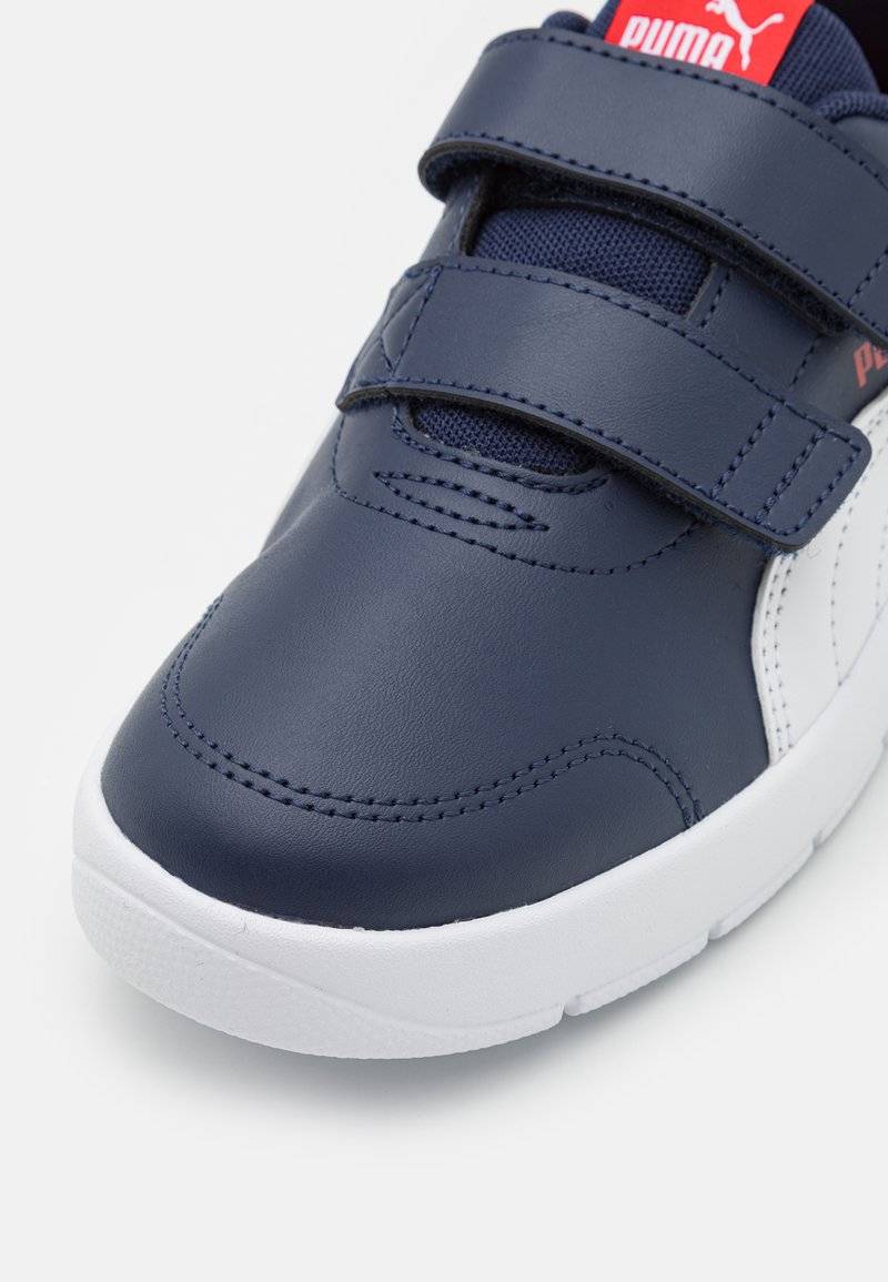 Puma Puma COURTFLEX UNISEX - Neutral running shoes Angebote