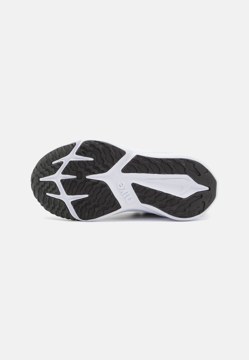 Nike Performance Nike Performance STAR RUNNER - Competition running shoes Günstiger Verkauf