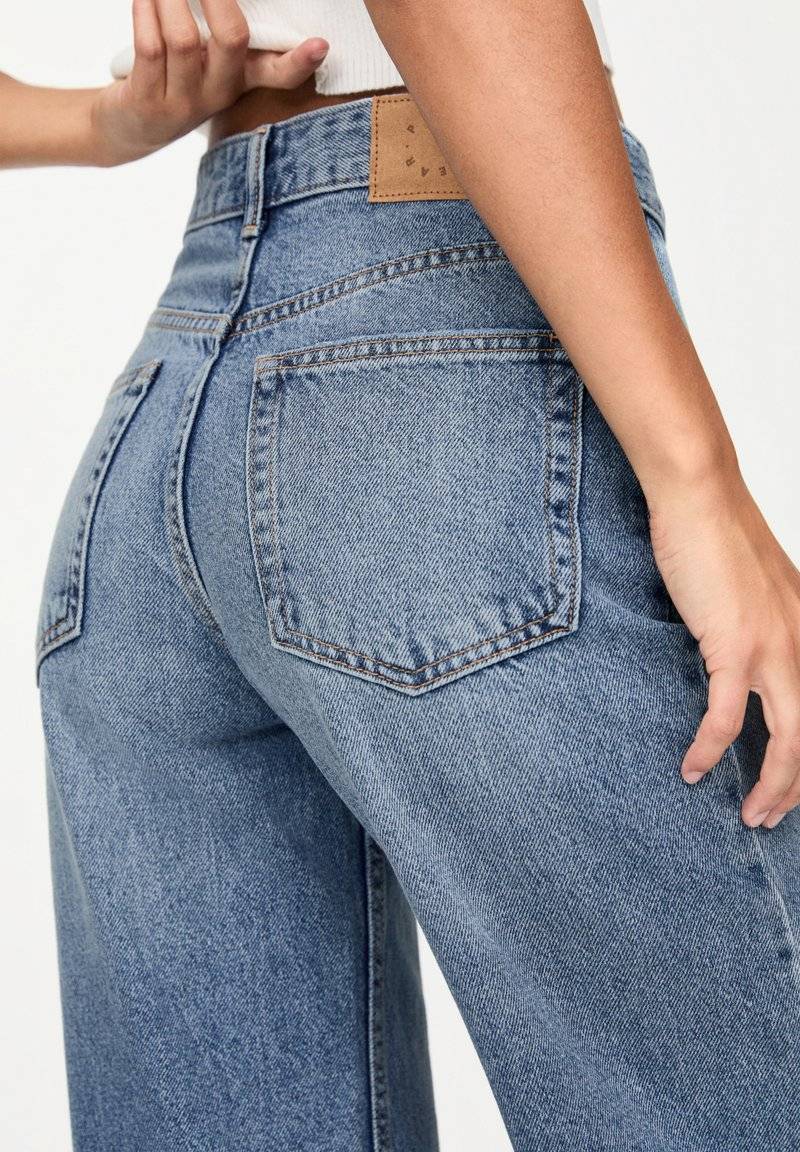 PULL&BEAR PULL&BEAR MID-RISE WIDE - Flared Jeans - blue Riesige Rabatte