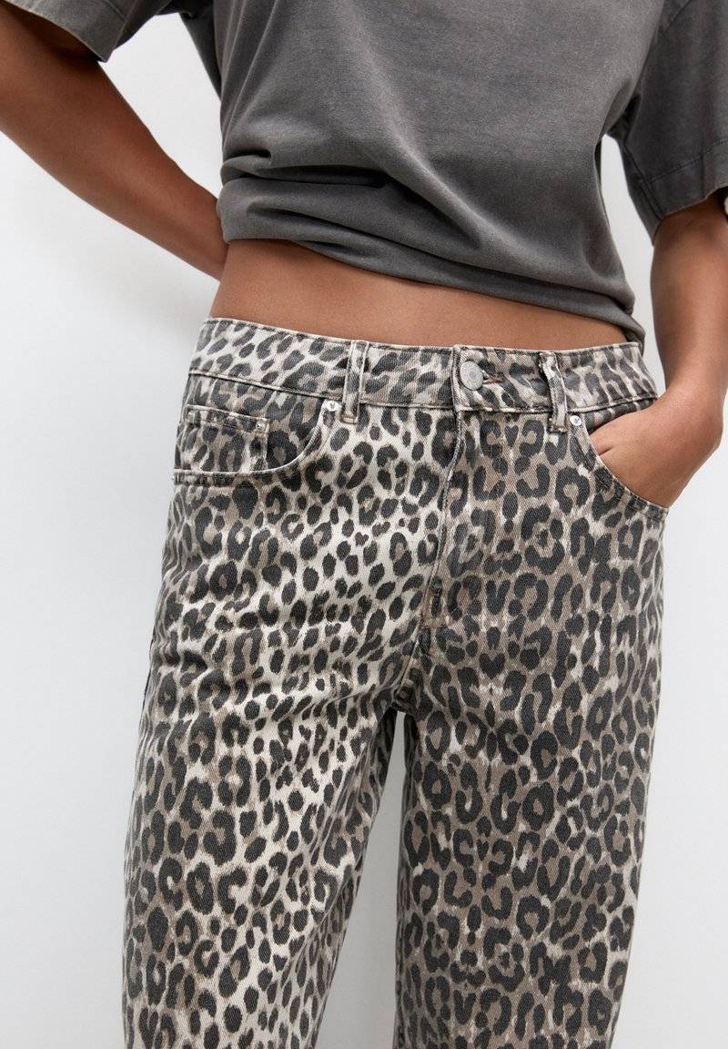 PULL&BEAR PULL&BEAR Trousers - brown 50% Rabatt mit kostenlosem Versand