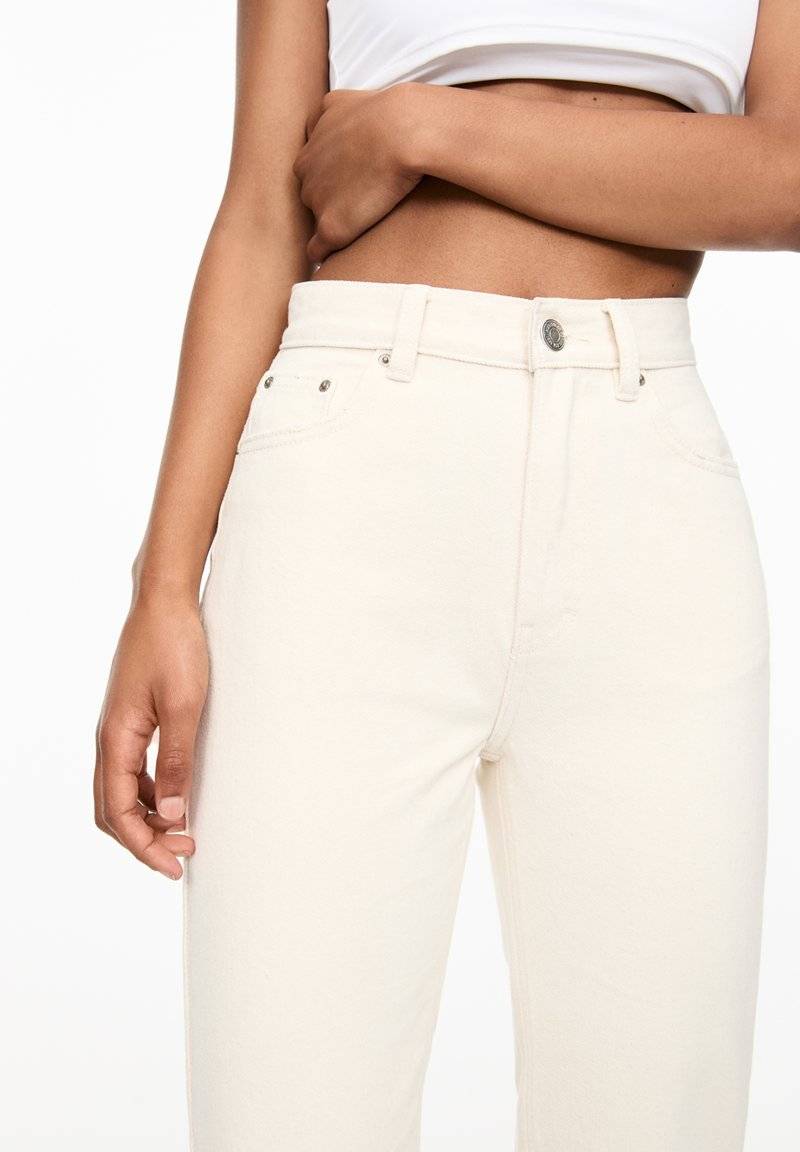 PULL&BEAR PULL&BEAR MOM - Slim fit jeans - beige zollfrei