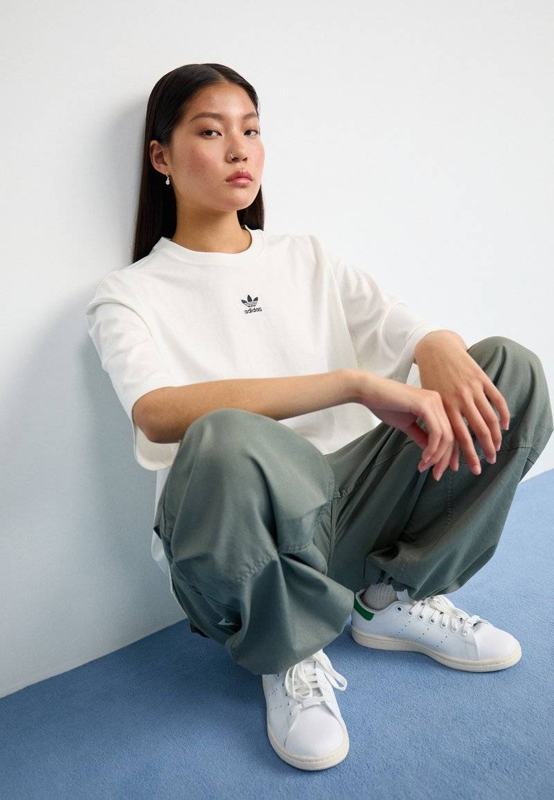 adidas Originals adidas Originals ESSENTIALS BOYFRIEND - Basic T-shirt - cloud white Rabatte dieses Monats