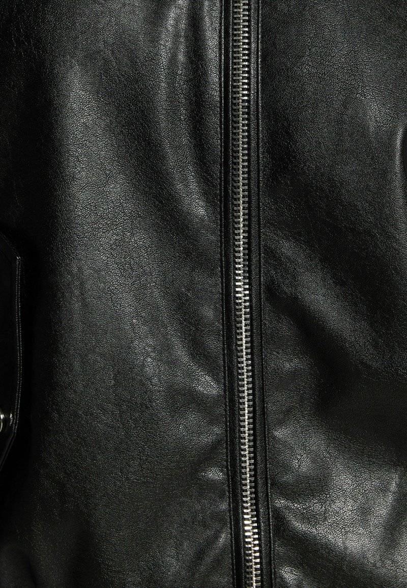 Bershka Bershka DAD FIT - Faux leather jacket - black Verkauf
