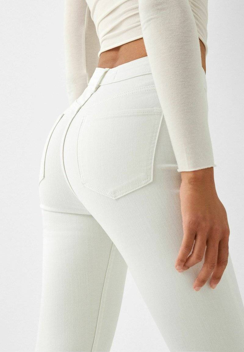 Bershka Bershka SUPER - Jeans Skinny Fit - white im Angebot