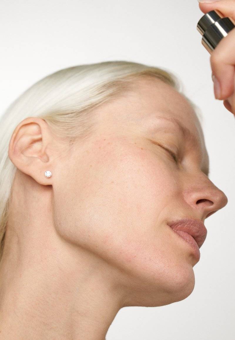 Dr. Hauschka Dr. Hauschka FACIAL TONER - Toner Kostenloser Versand
