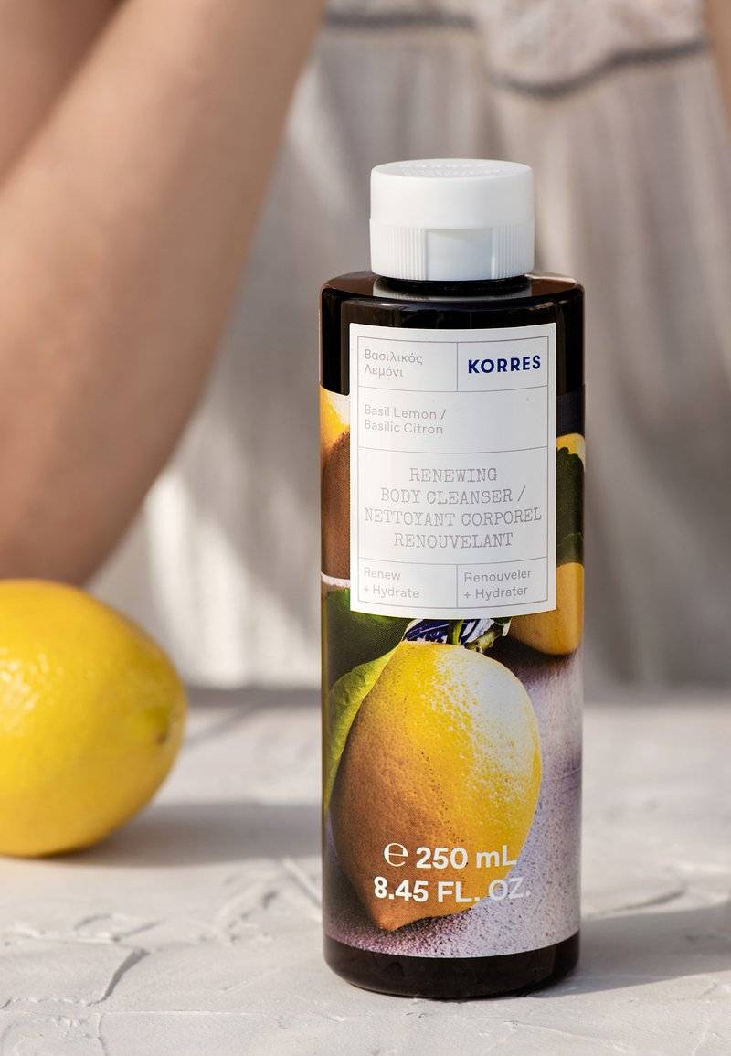 KORRES KORRES RENEWING BODYCLEANSER BASIL LEMON - Shower gel Valentinstagsangebot